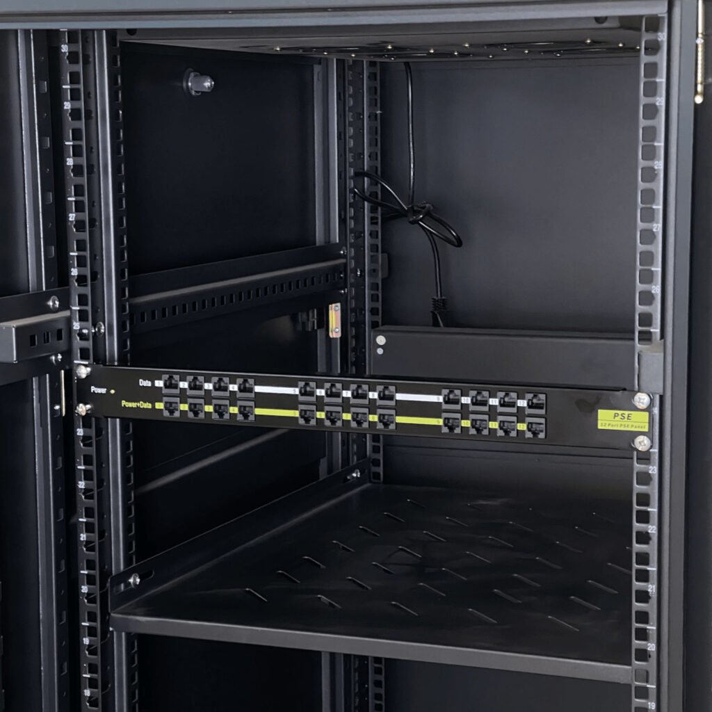 PPP12L - LINKMADE PoE PatchPanel Pasivo req/Fuente 12-Puertos 24-RJ45 5,5x2,5mm