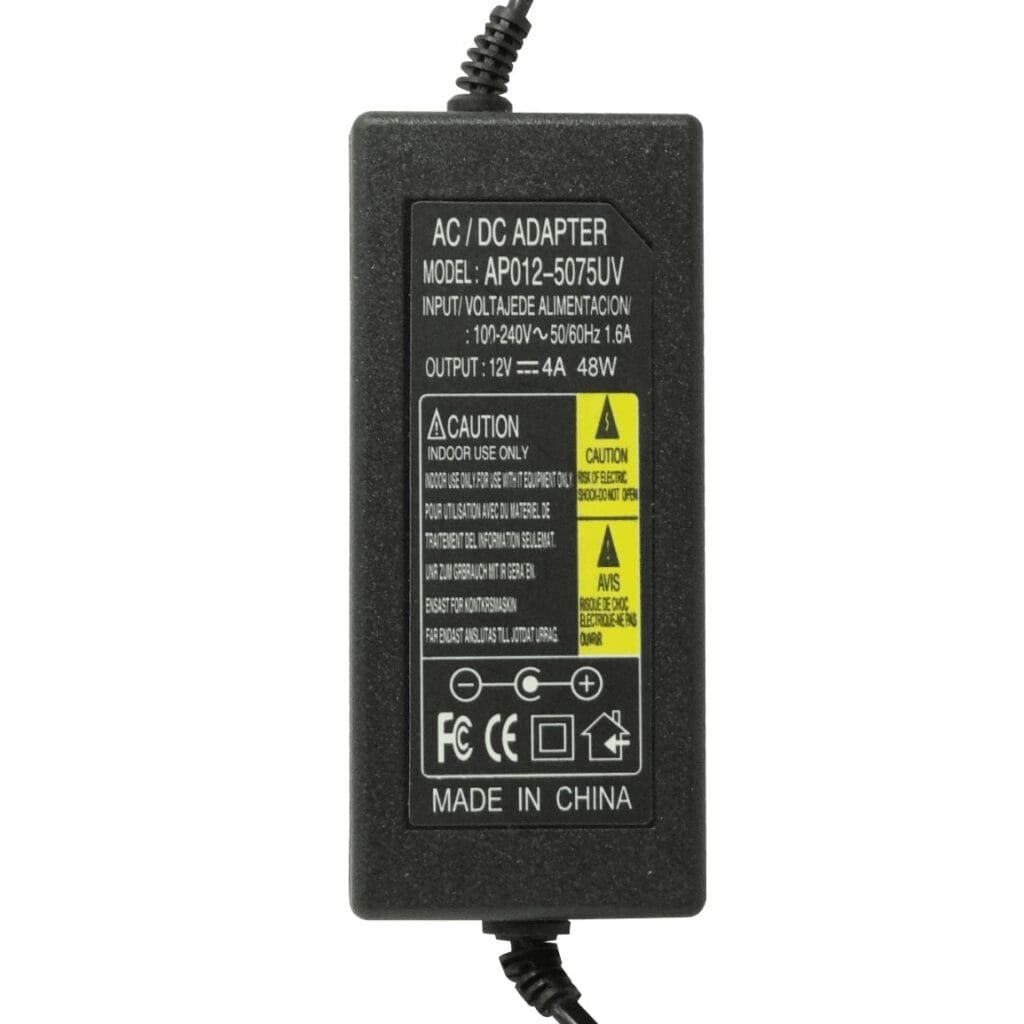 F12-4C - Plug-5,5x2,5mm 12V 4A 48W Switching Plastica interior Fuente de Poder