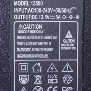 F135-50 - Fuente de Poder 13,5V 5A Plug-5,5x2,1mm